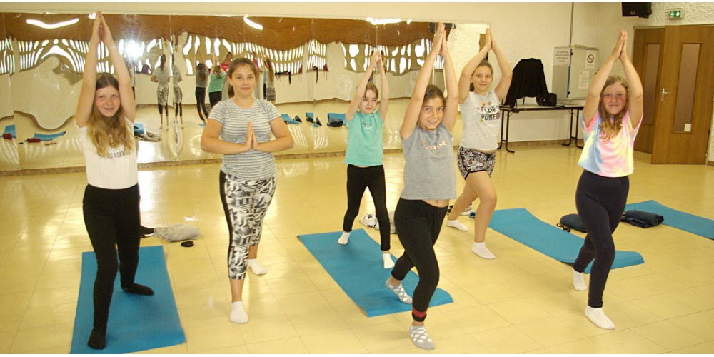 Souplesse et sagesse à tout âge grâce au yoga